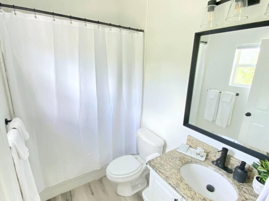 Sanctuary Gainesville Bright 2 Bedroom King Condo Zewnętrze zdjęcie