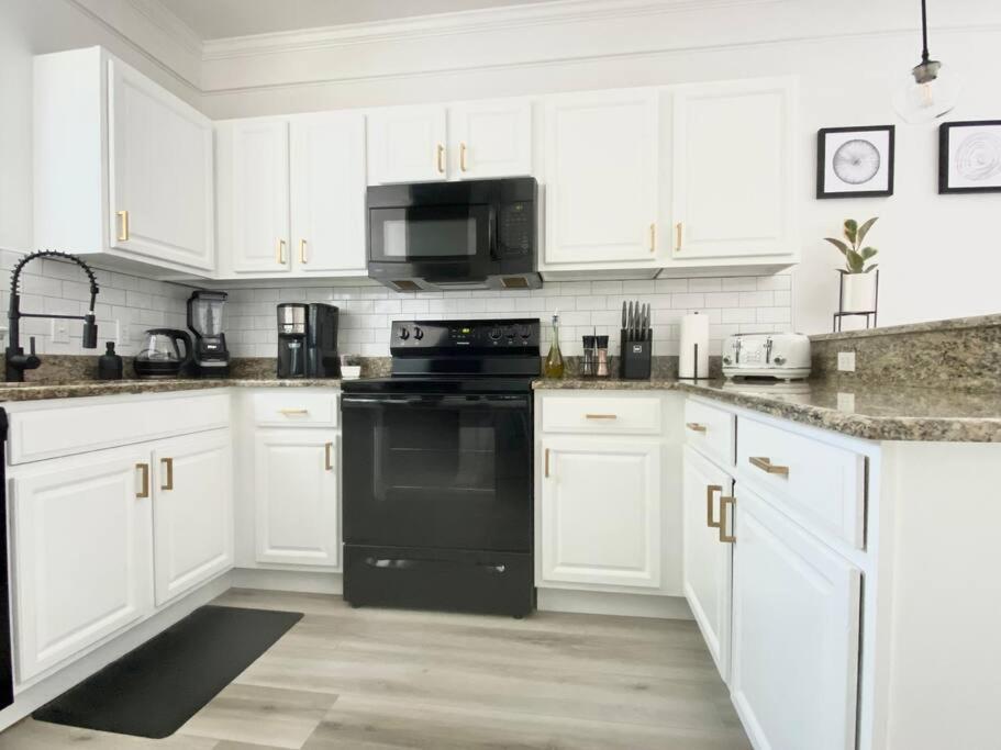 Sanctuary Gainesville Bright 2 Bedroom King Condo Zewnętrze zdjęcie