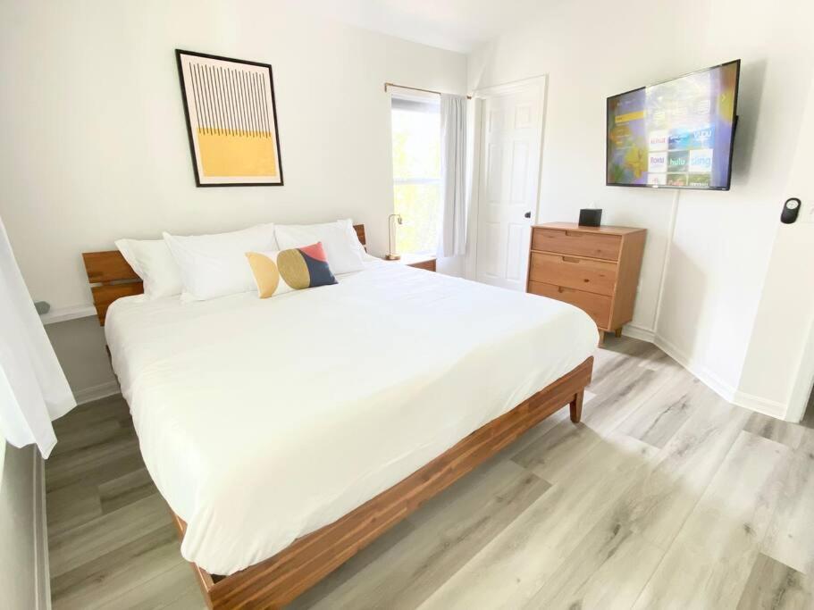 Sanctuary Gainesville Bright 2 Bedroom King Condo Zewnętrze zdjęcie